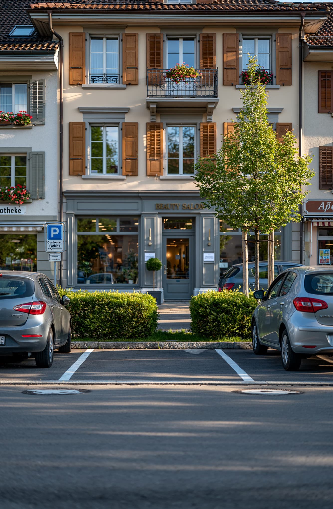 Treatment chair in a salon with a street view